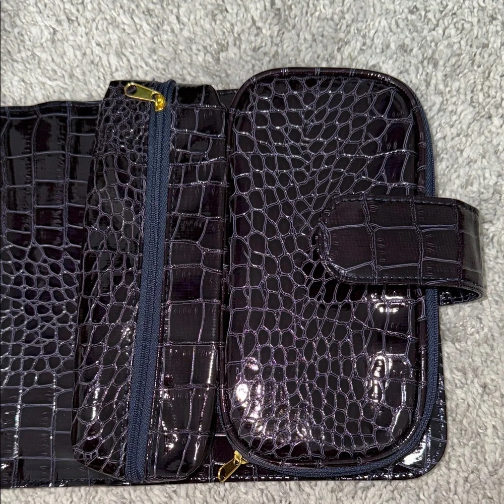 SeneGence international luxury Dark Purple Crocodile Embossed travel Organizer